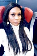 Roma Trans Thais Gamma 377 42 24 303 foto selfie 8